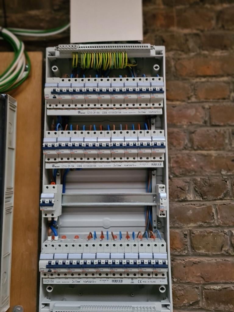 Électricien, Diensten en Vakmensen, Elektriciens