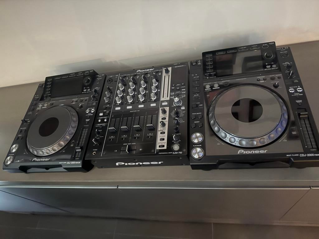 2 x Pioneer CDJ2000NXS, Muziek en Instrumenten, Ophalen, Zo goed als nieuw, Pioneer