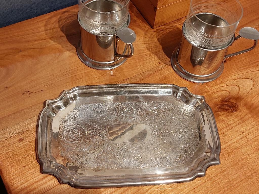 Paire de verres à thé avec support en métal argenté, Antiquités & Art, Enlèvement