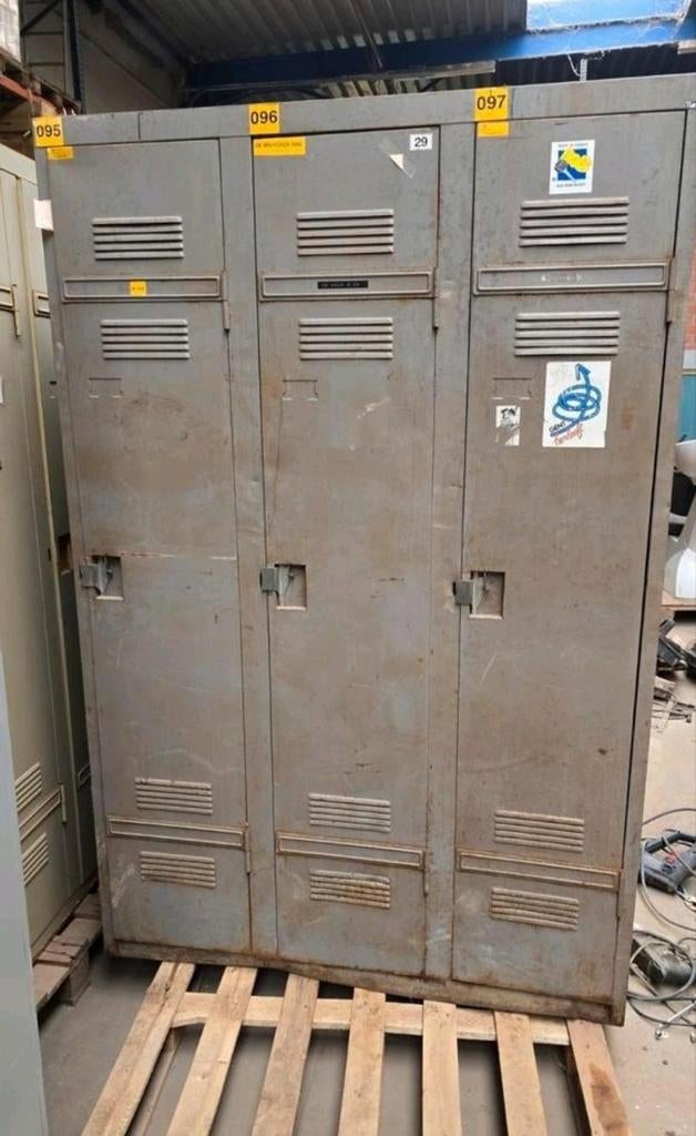 Vintage retro locker lockerkast halkast kleerkast metaal, Ophalen of Verzenden, Gebruikt
