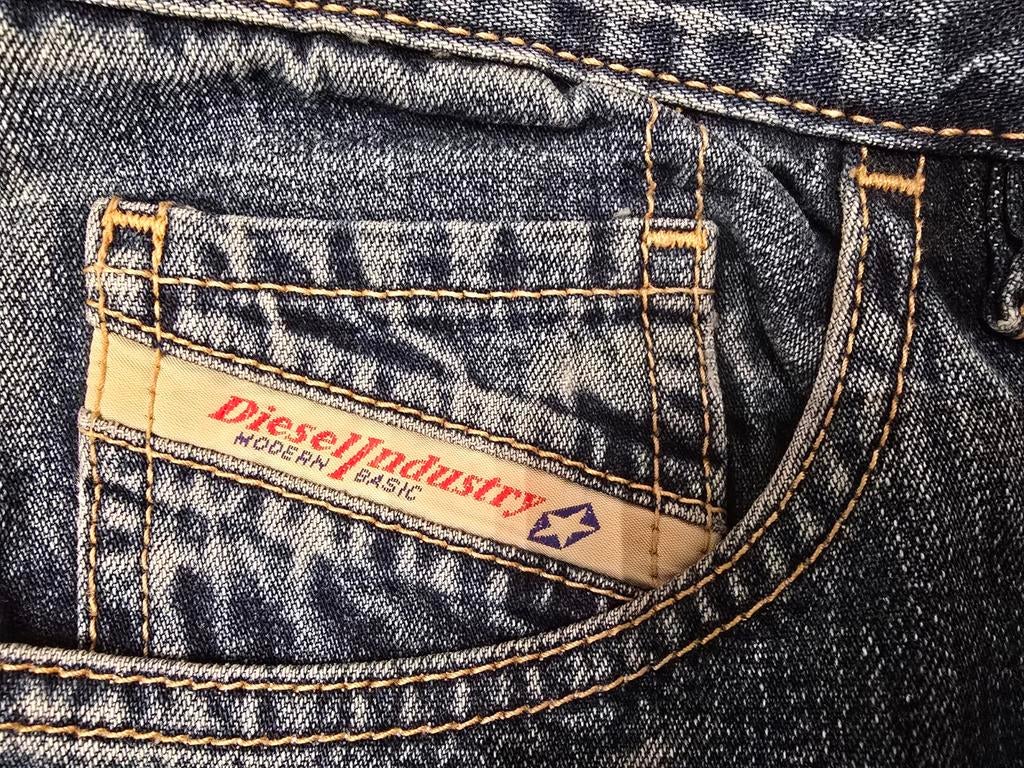 Nieuwe Diesel Basic-jeans. Maat 31, Kleding | Dames, Nieuw, Ophalen of Verzenden, W30 - W32 (confectie 38/40), DIESEL