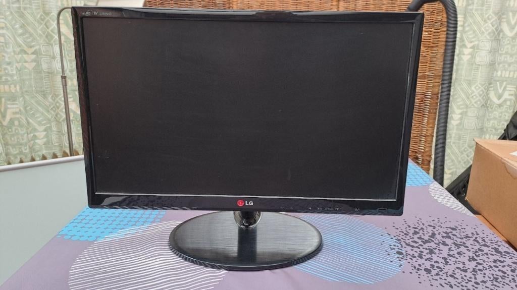 TÉLÉVISEUR LED LG, LED, Enlèvement, Utilisé, Full HD (1080p)