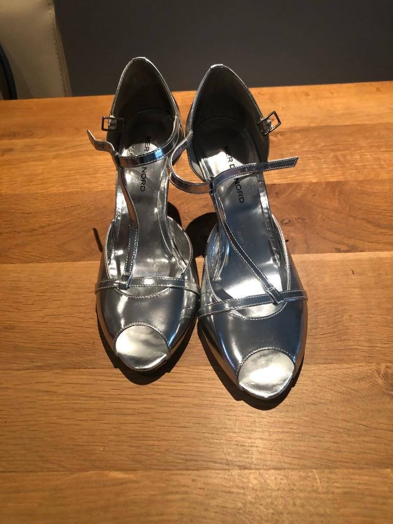 Open zilveren sandaal maat 38 merk Mer du nord, Kleding | Dames, Schoenen, Overige kleuren, Zo goed als nieuw, Mer du Nord, Sandalen of Muiltjes
