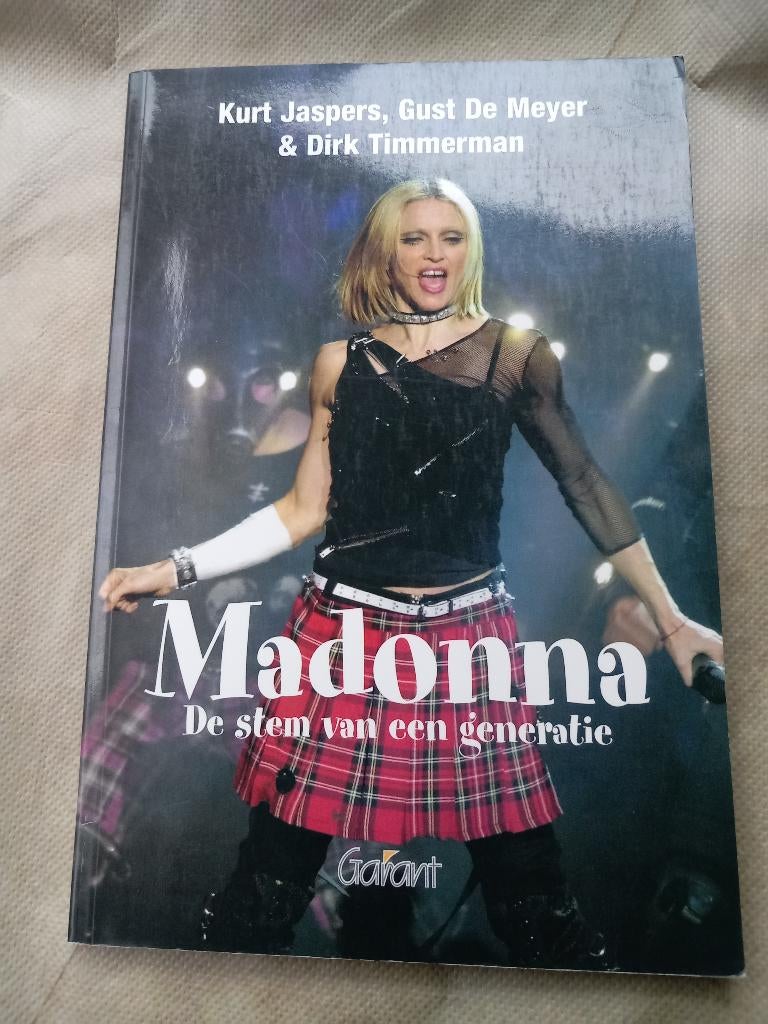Livre Madonna La voix d'une génération reine pop, Livres, Enlèvement ou Envoi, Comme neuf, Artiste