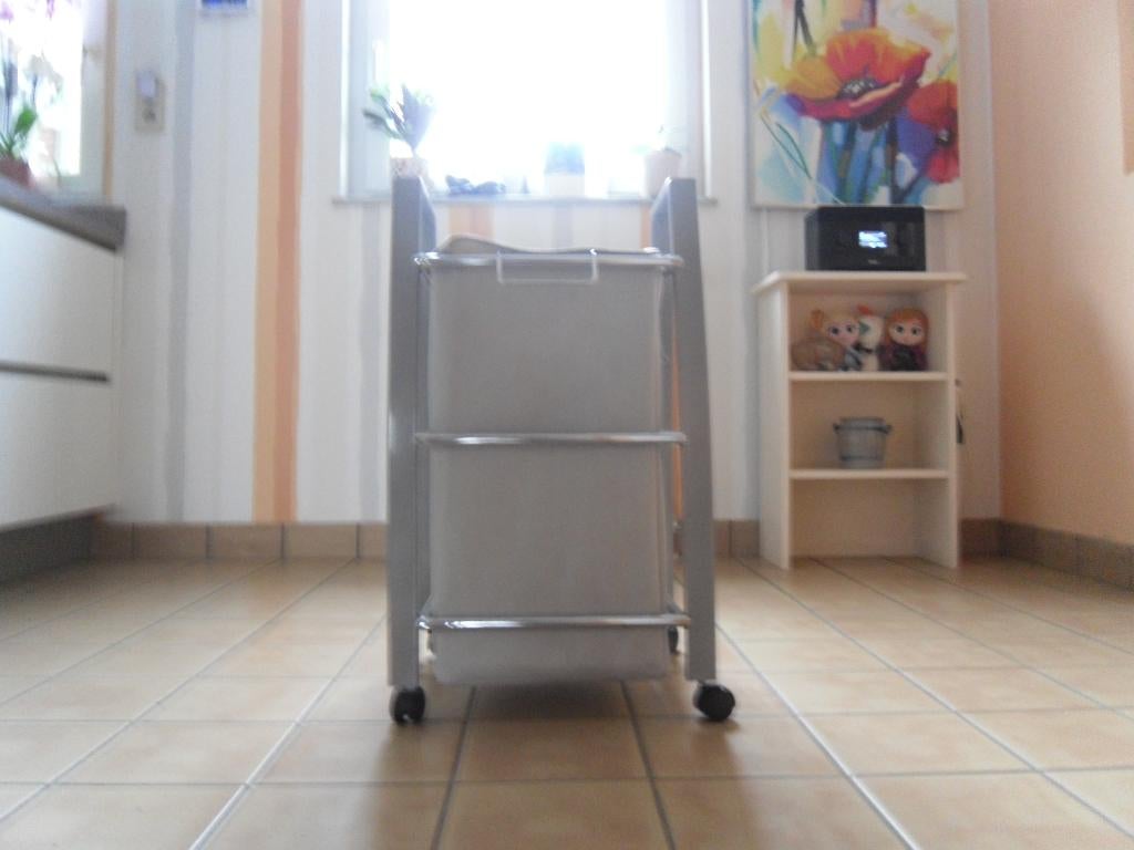 Corbeille à linge Alibert sur 4 roulettes, Maison & Meubles, Salle de bain | Linge de bain & Accessoires, Utilisé, Autres types