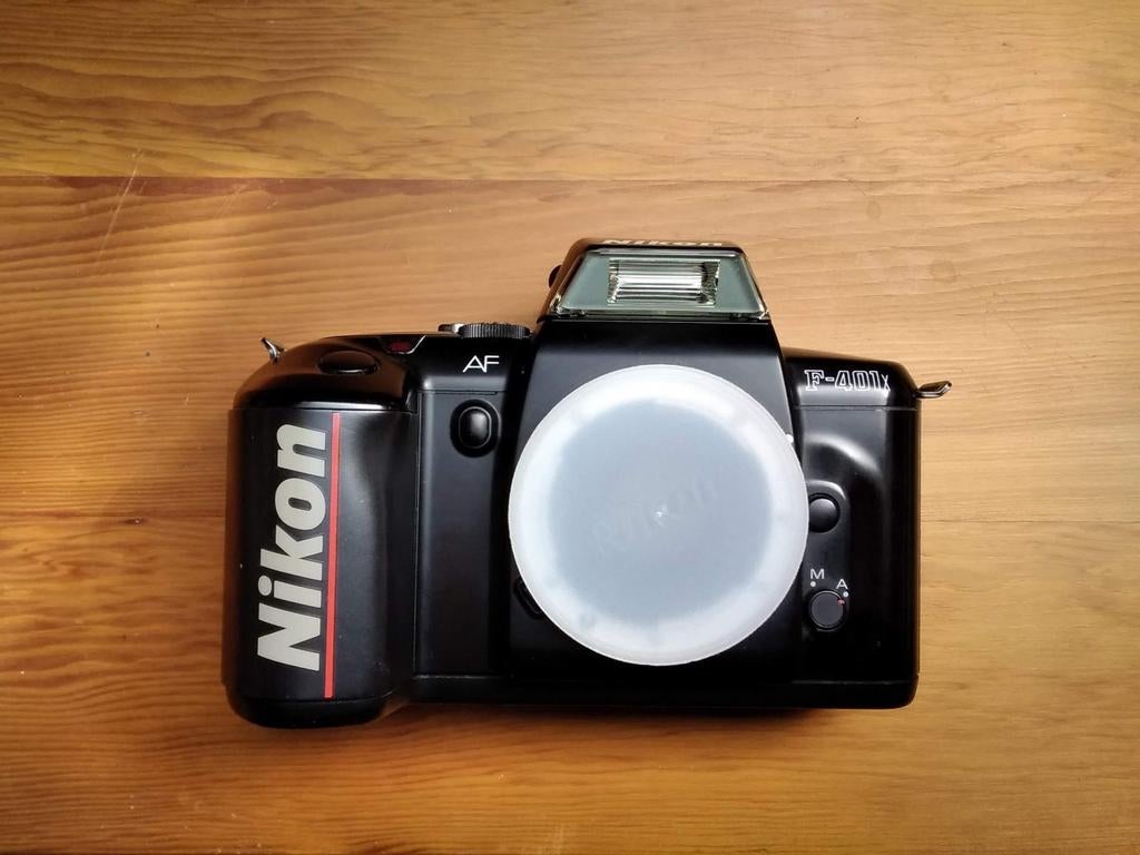 Nikon camera F401/X    Zoomlenzen Nikkor 70-210 en 35-70, Enlèvement ou Envoi