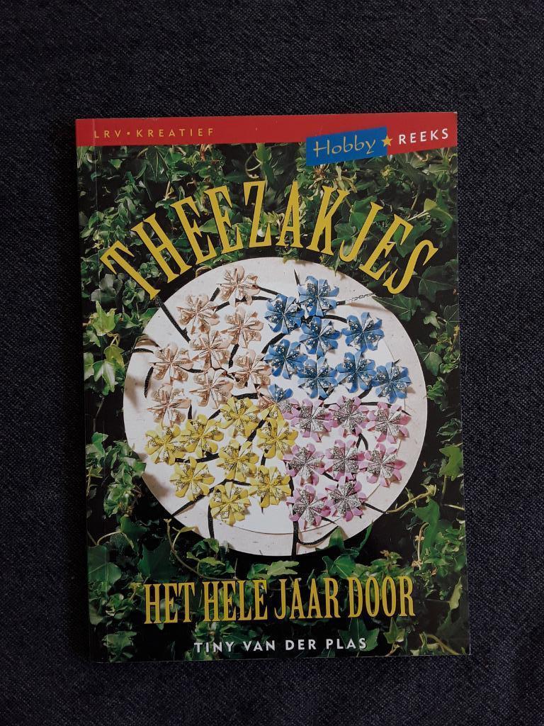 Theezakjes, het hele jaar door, Boeken, Hobby en Vrije tijd, Zo goed als nieuw, Scrapbooking en Knutselen, Ophalen of Verzenden