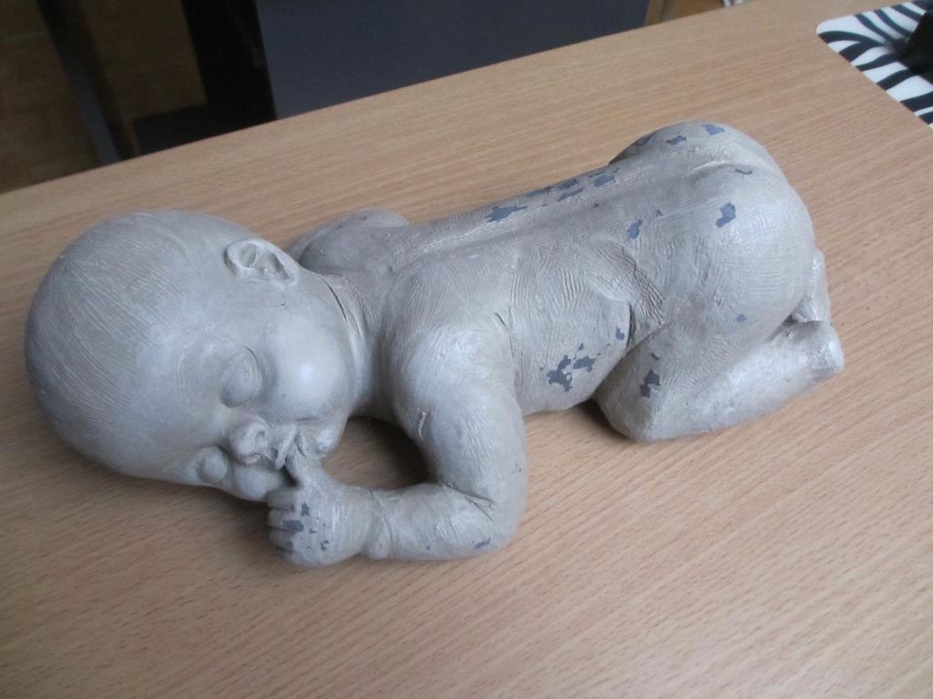 beeldje baby, Enlèvement, Utilisé, Humain