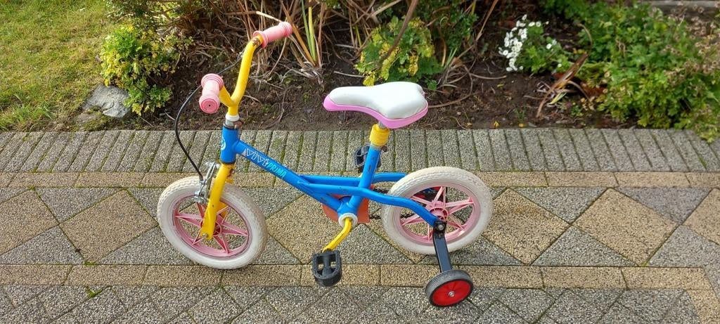 Fietsje 12 inch, 1 handrem, achteruittraprem en zijwieltjes., Fietsen en Brommers, Ophalen, Zo goed als nieuw, Verstelbare zitting