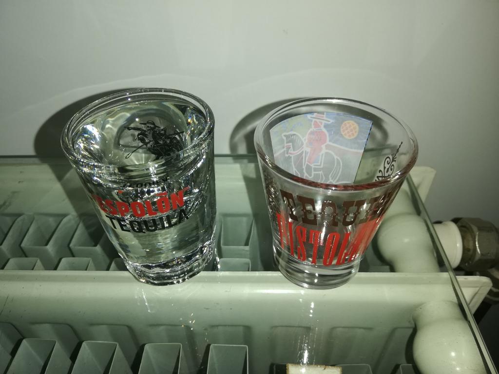 2 Tequila glaasjes zgan, Verzamelen, Ophalen, Zo goed als nieuw