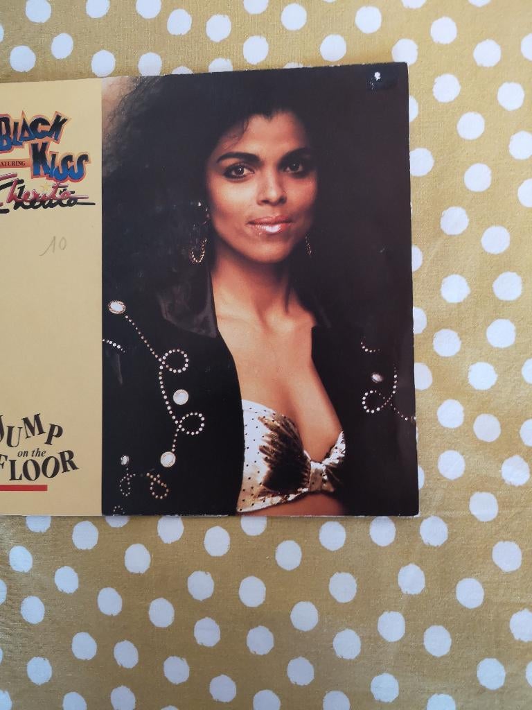 45T BLACK KISS CHERITA JUMP ON THE FLOOR  (post gratuit), Enlèvement ou Envoi, Single, Utilisé, Pop