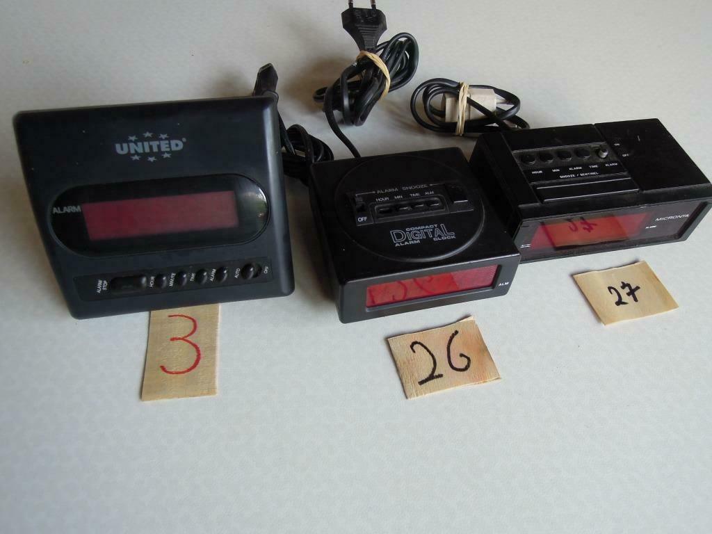 digitale wekker klok electrisch op 220Volt of 9Volt, Enlèvement ou Envoi, Utilisé, Digital, Réveil ou Horloge