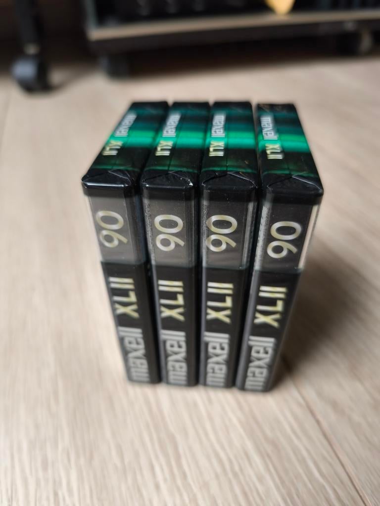 Maxell XLII 90 min verzegeld (4 stuks), Ophalen of Verzenden, Nieuw in verpakking, 2 t/m 25 bandjes, Onbespeeld