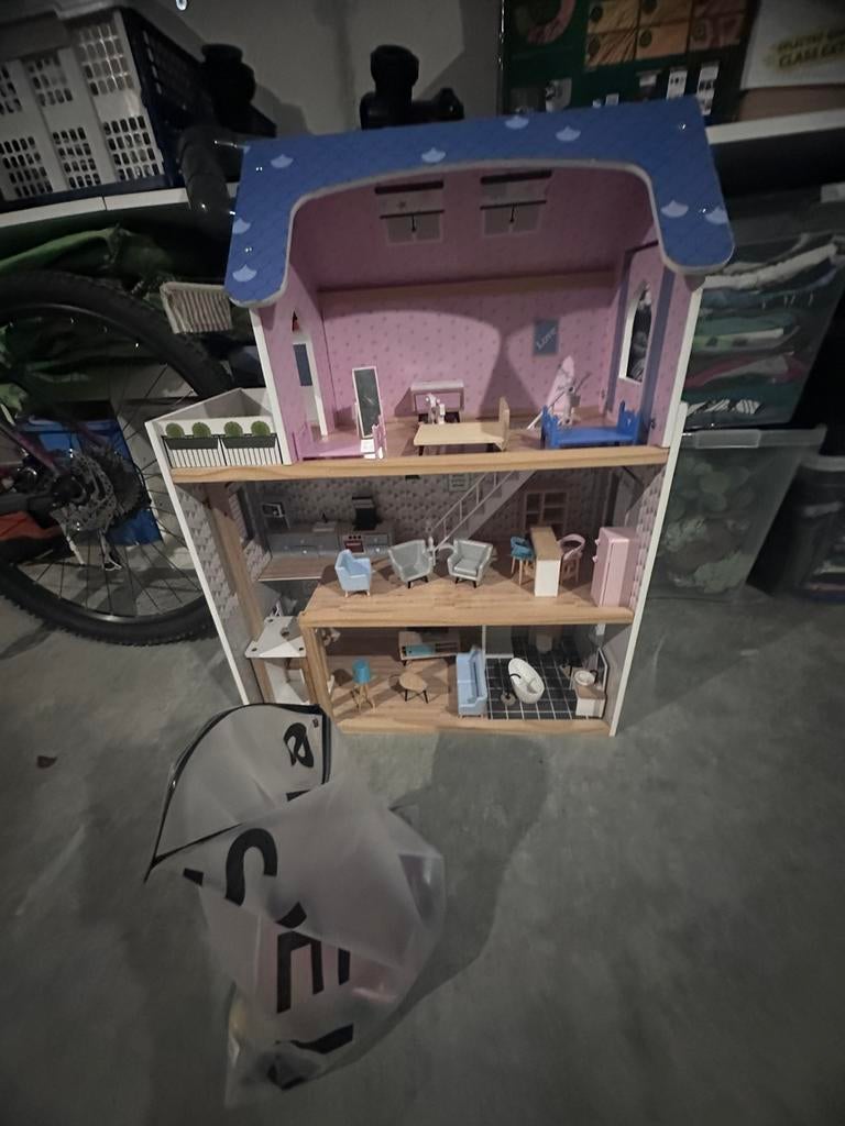Houten poppenhuis met accessoires, Ophalen, Gebruikt, Poppenhuis