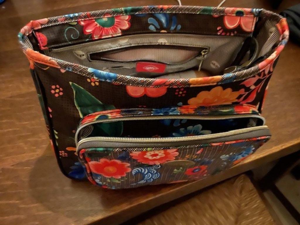 Toilettas Oilily, Ophalen