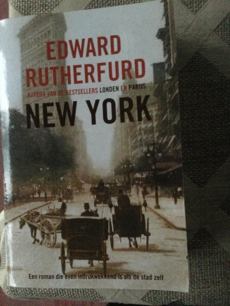 New York // Edward Rutherfurd, Boeken, Europa overig, Ophalen of Verzenden, Zo goed als nieuw, Edward Rutherfurd