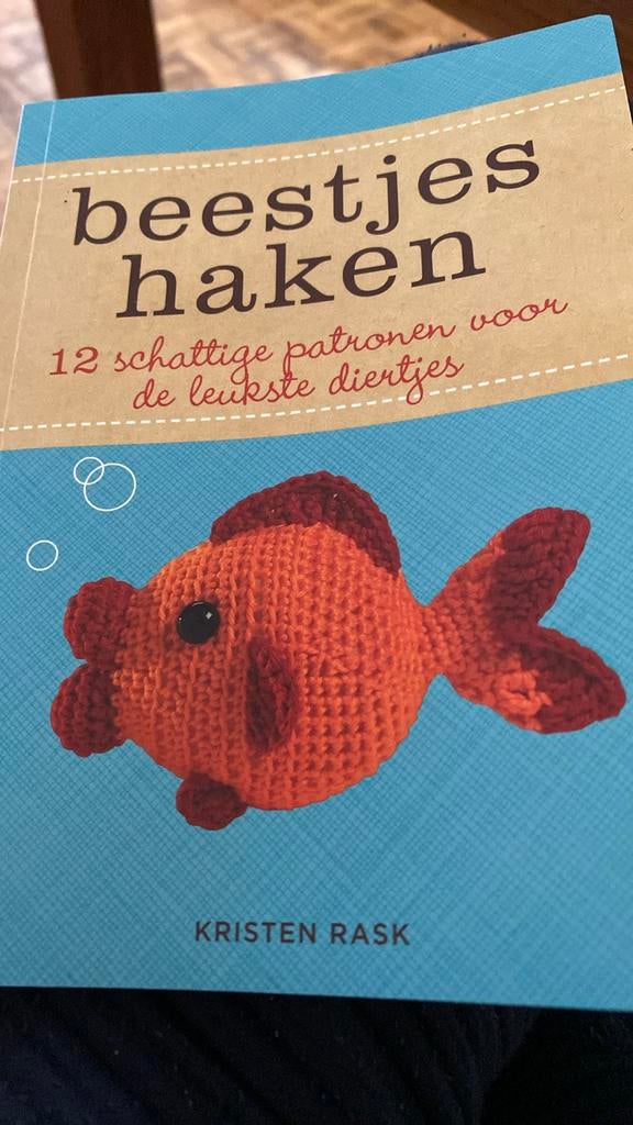 Beestjes haken. Mooi duidelijk boekje.  12 schattige patroon, Hobby en Vrije tijd, Ophalen, Nieuw, Haken