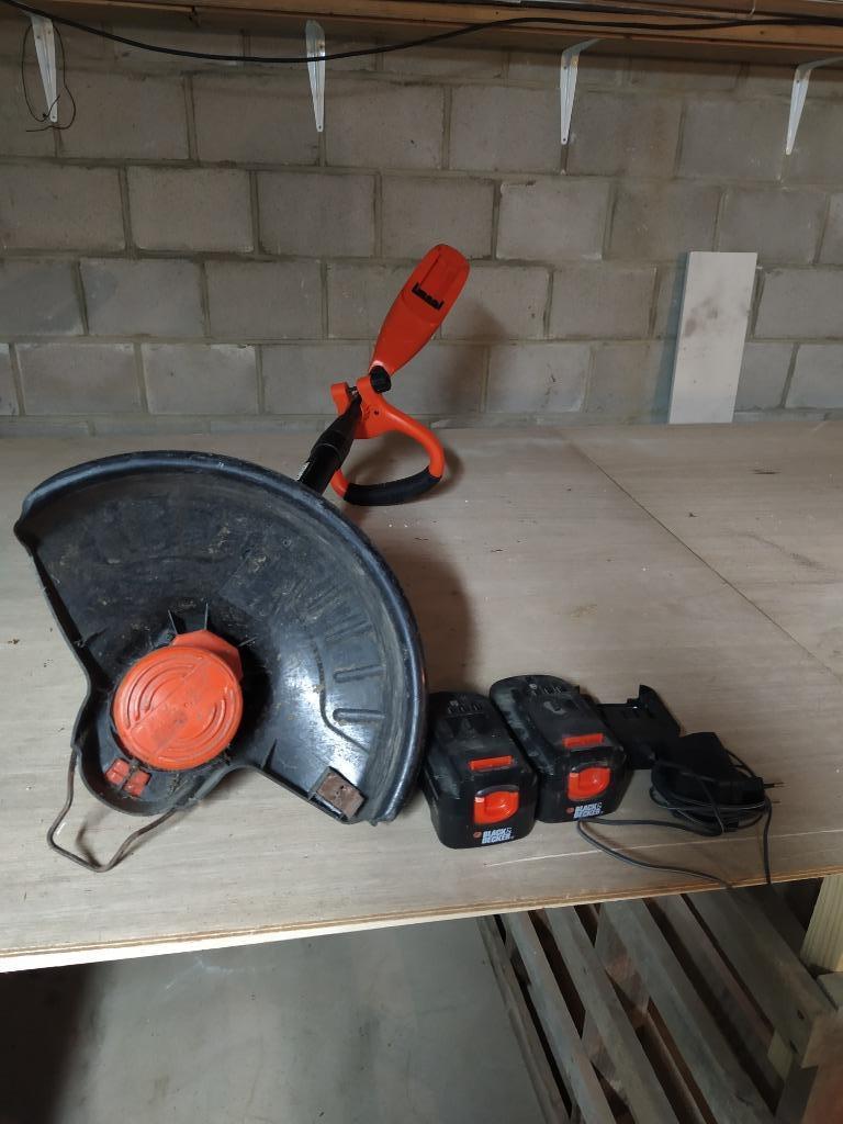 coupe bordures black and decker, Black & Decker, Enlèvement, Utilisé, 10 à 30 cm