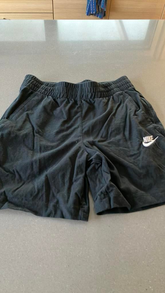 Sportshort Nike, M, 146-152, Kinderen en Baby's, Kinderkleding | Maat 152, NIKE, Jongen of Meisje, Sport- of Zwemkleding, Ophalen of Verzenden