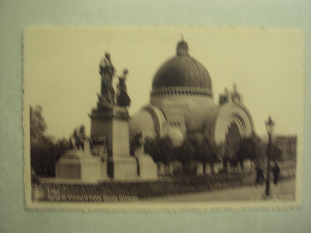 53203 - LIEGE - EGLISE ST-VINCENT ET STATUE ZENOBE ORTAMME, Envoi