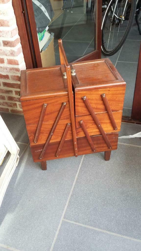 Antieke naaikast, Ophalen