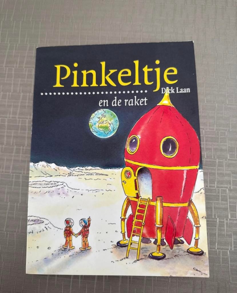 Boek “Pinkeltje en de raket”, Ophalen of Verzenden, Zo goed als nieuw, Fictie algemeen
