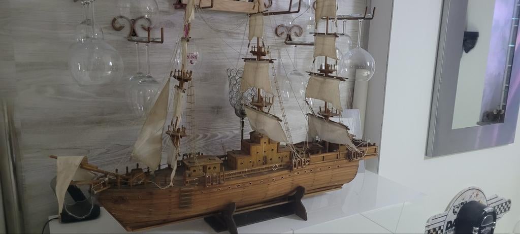 Deux Marquette bateau voilier vaisseau modelism royal antic, Enlèvement