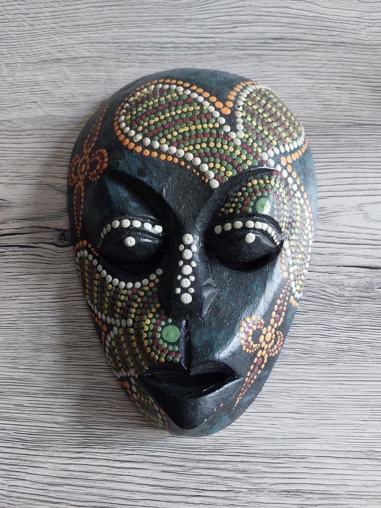 Masque à suspendre, Enlèvement, Neuf