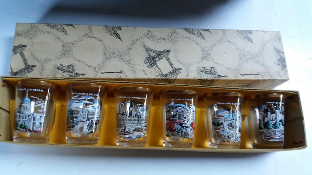 Engelse borrelglazen met mooi motief, Antiek en Kunst, Ophalen of Verzenden