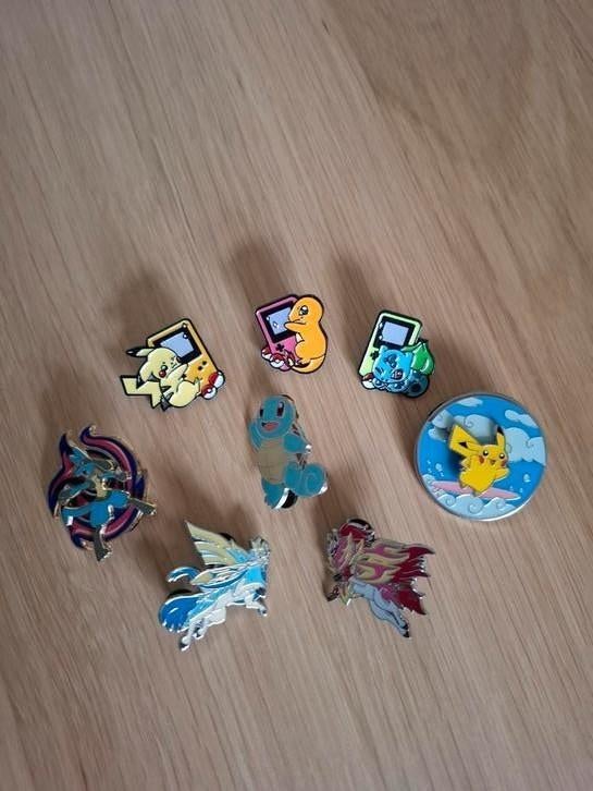 Épinglettes Pokémon 8 pièces, Enlèvement, Comme neuf