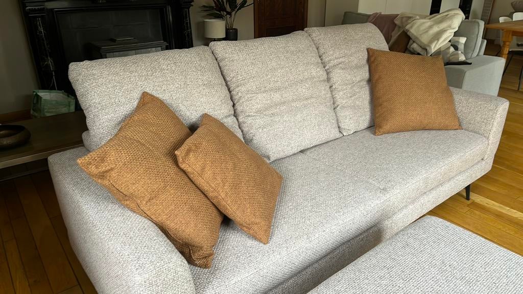 Nieuwe zetel! 3 + 2,5 zit en poef(Geen dieren, geen rokers.), Huis en Inrichting, Ophalen, Nieuw, Stof
