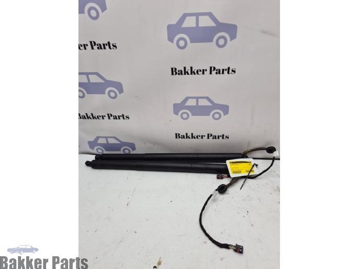 Set Gasdempers Achterklep van een Audi Q2, Gebruikt, -, -, Audi