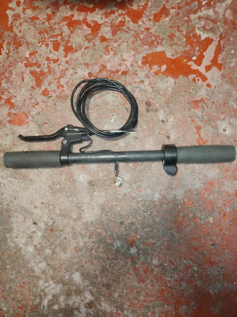 un guidon complet accélérateur frein trottinette électrique, Zo goed als nieuw
