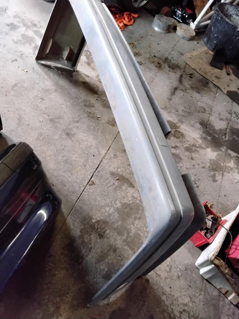 Pare chocs artiere MC RACING pour BMW M3 E30, Enlèvement