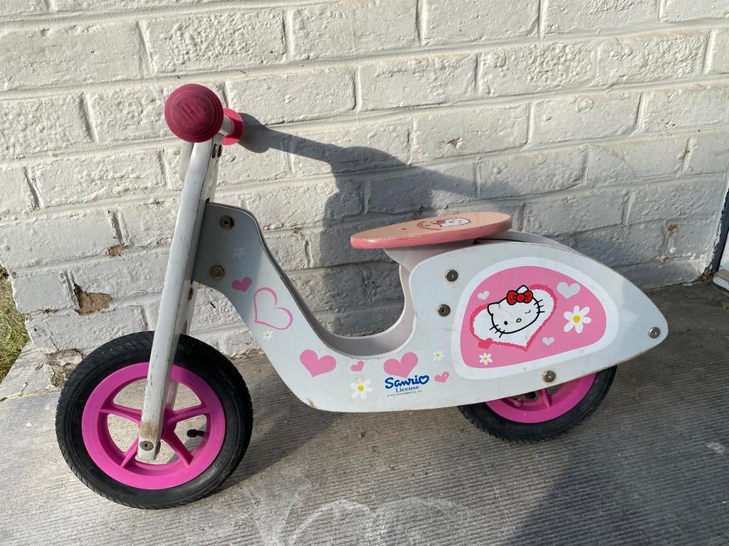 Hello Kitty, loopfiets. Houten model., Ophalen, Gebruikt, Loopfiets