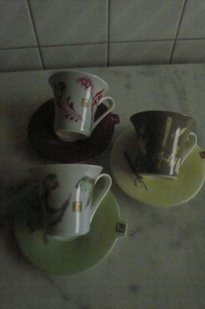 Special "T" tassen (mokken) + ondertassen (nieuw), Enlèvement ou Envoi, Neuf, Porcelaine