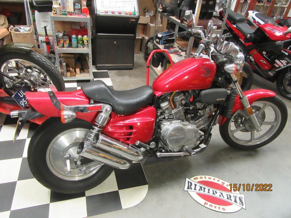 Op zoek naar Honda VF700C VF750C Super Magna VF '87 delen?, Motoren, Ophalen, Gebruikt