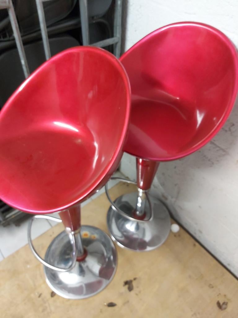 Barkrukken 2x rood, Ophalen