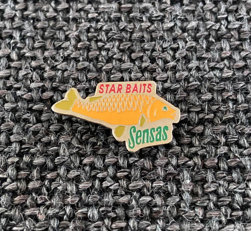 PIN - SENSAS - VIS - FISH - POISSON - PÊCHE - VISSEN, Envoi, Utilisé, Marque, Insigne ou Pin's