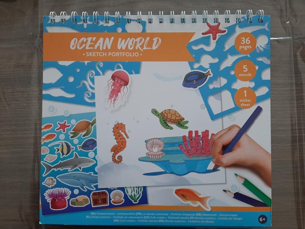 Ocean world sketch portfolio, Enlèvement, Neuf