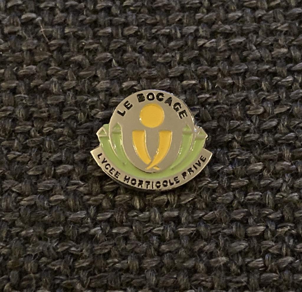 PIN - LE BOCAGE - LYCEE HORTICOLE PRIVE, Envoi, Utilisé, Autres sujets/thèmes, Insigne ou Pin's