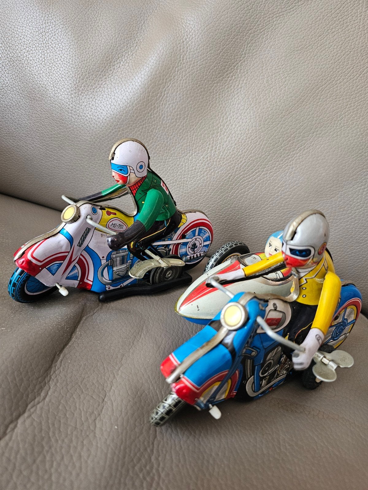 2 Blikken Motorryders opwindbaar werkend, Enlèvement ou Envoi