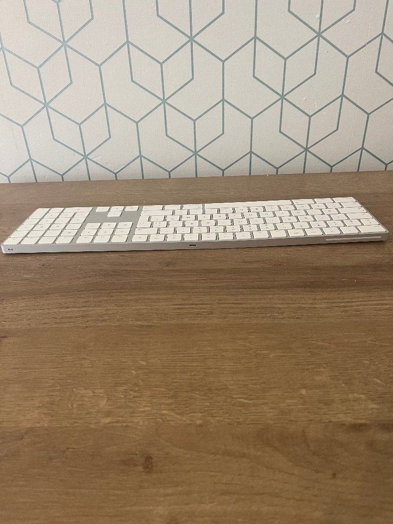 Apple Magic Keyboard 2017 met numeriek toetsenblok, Computers en Software, Ophalen of Verzenden, Apple, Numeriek gedeelte, Bedraad