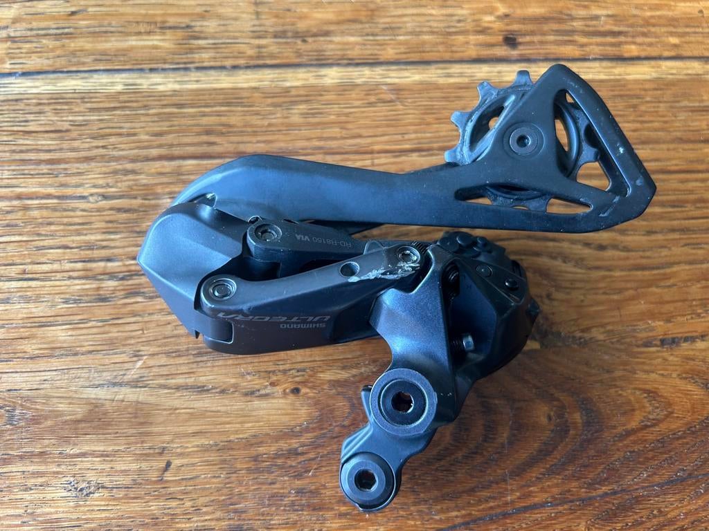 Ultegra achterderailleur 12 speed di2 met kleine kras, Fietsen en Brommers, Ophalen, Zo goed als nieuw