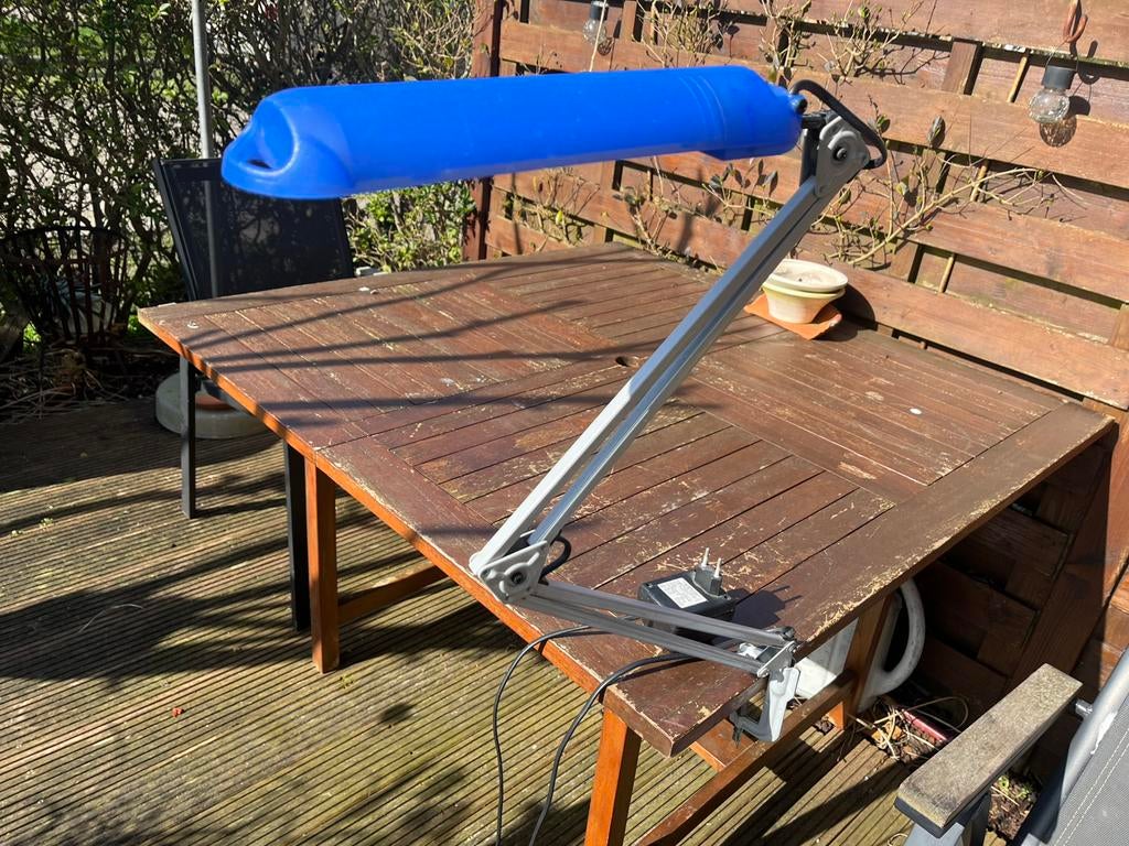 Bureau lamp, Enlèvement, Utilisé