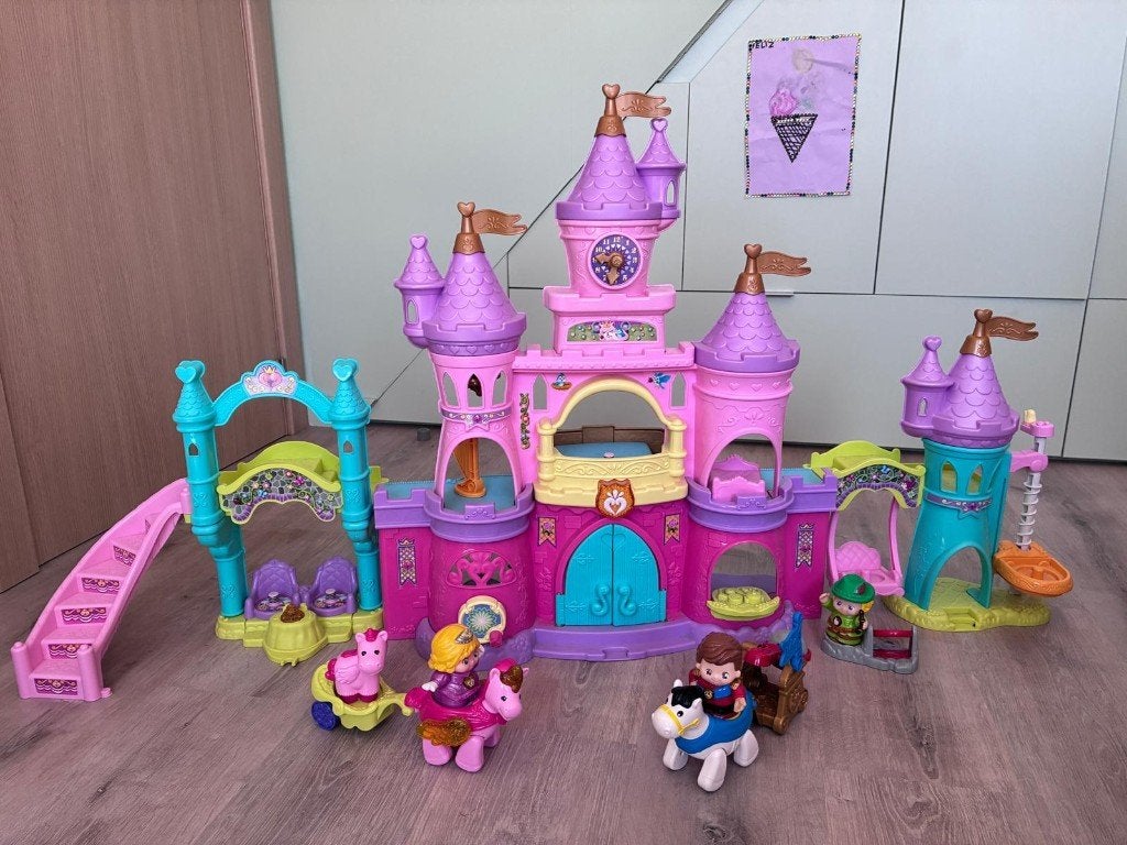 kasteel Vtech met extra speelsets, Enlèvement, Comme neuf, 4 à 6 ans