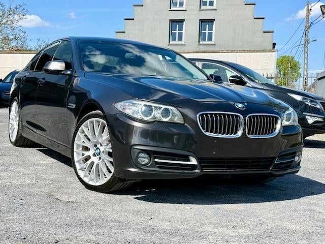 BMW 520d PACK SPORT FACELIFT EURO6B LEDER NAVI 20"ALU HUD, Auto's, 4 deurs, Achterwielaandrijving, 1995 cc, 4 cilinders