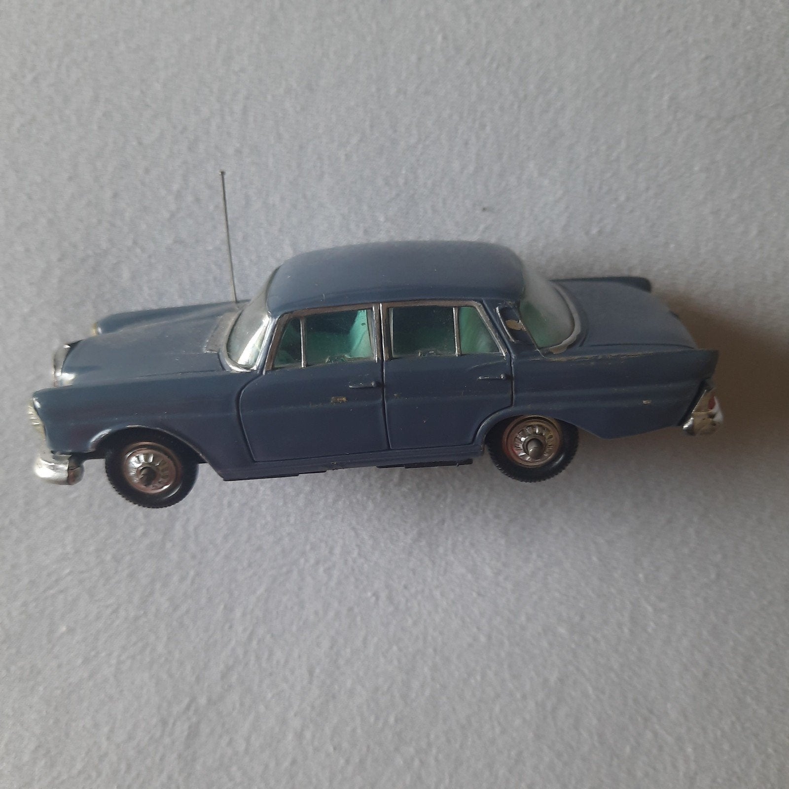 NOREV 1:43*nr.45* MERCEDES BENZ 220 SE *VINTAGE* ZGAN *, Ophalen, Zo goed als nieuw, Auto, Norev