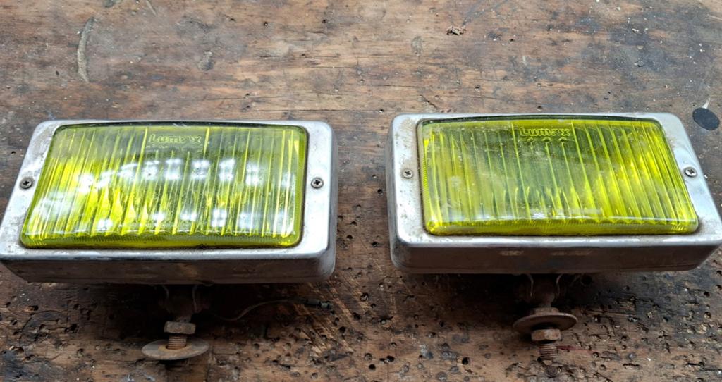 2 gele mistlampen v/h merk Lumax, Ophalen, Gebruikt, Oldtimer onderdelen