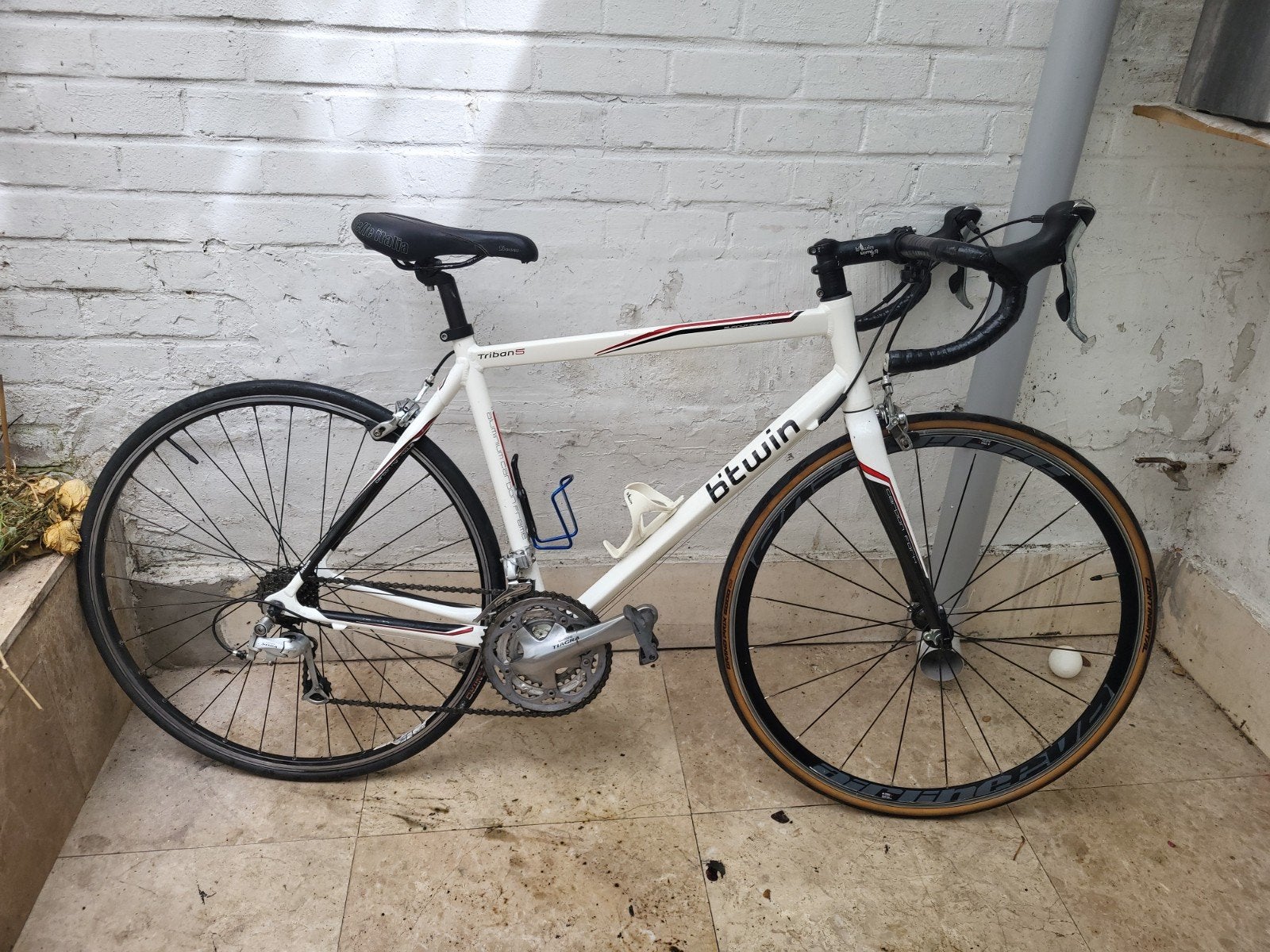 Twin Triban 5, Vélos & Vélomoteurs, Vélos | Vélos de course, Comme neuf, Autres marques, Plus de 20 vitesses, 26 pouces, Frein à disque
